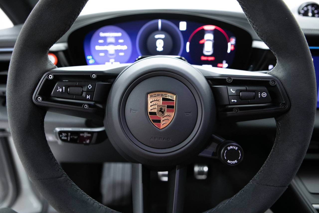 Thumbnail: 2026 Porsche Macan - 20