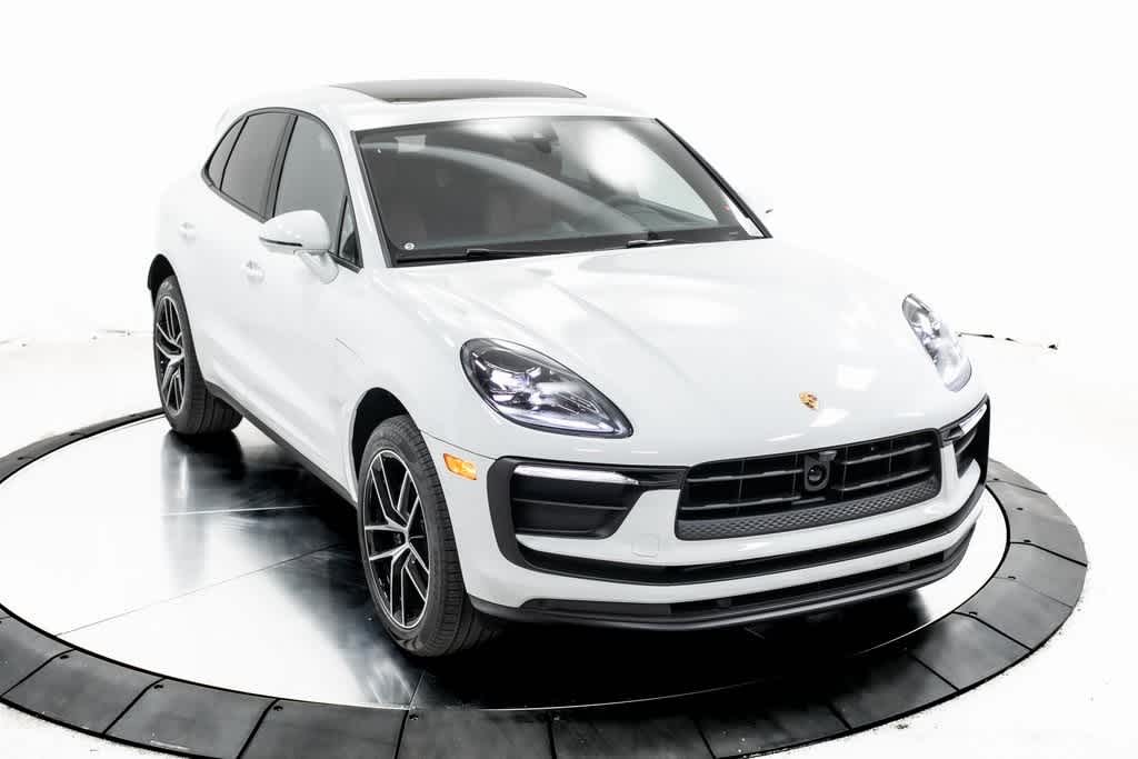 Thumbnail: 2025 Porsche Macan - 40