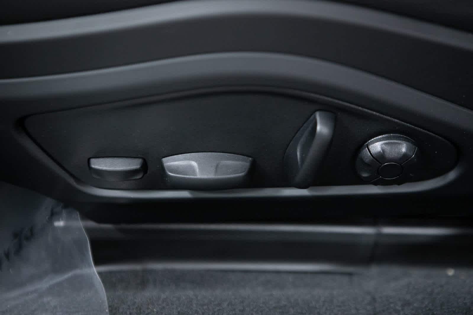 Thumbnail: 2025 Porsche Panamera - 17