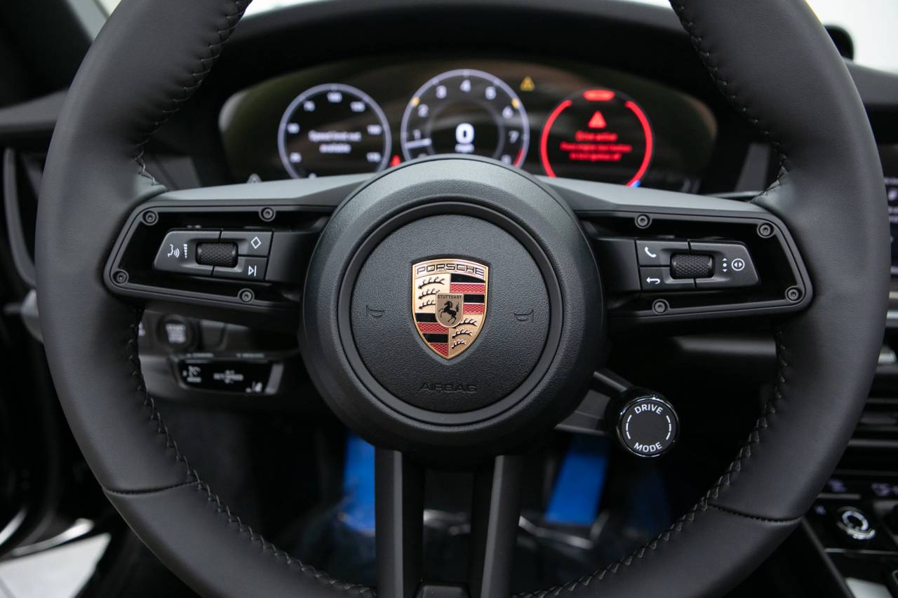 Thumbnail: 2026 Porsche 911 - 21