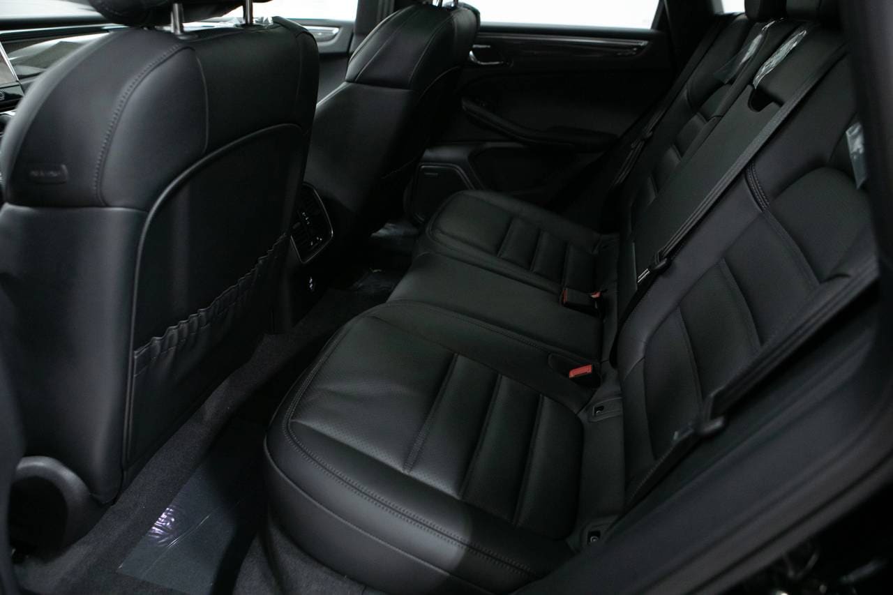 Thumbnail: 2026 Porsche Macan - 37