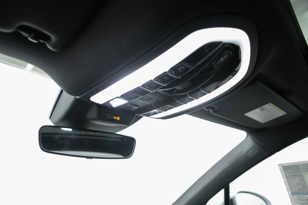 Thumbnail: 2026 Porsche Macan - 31