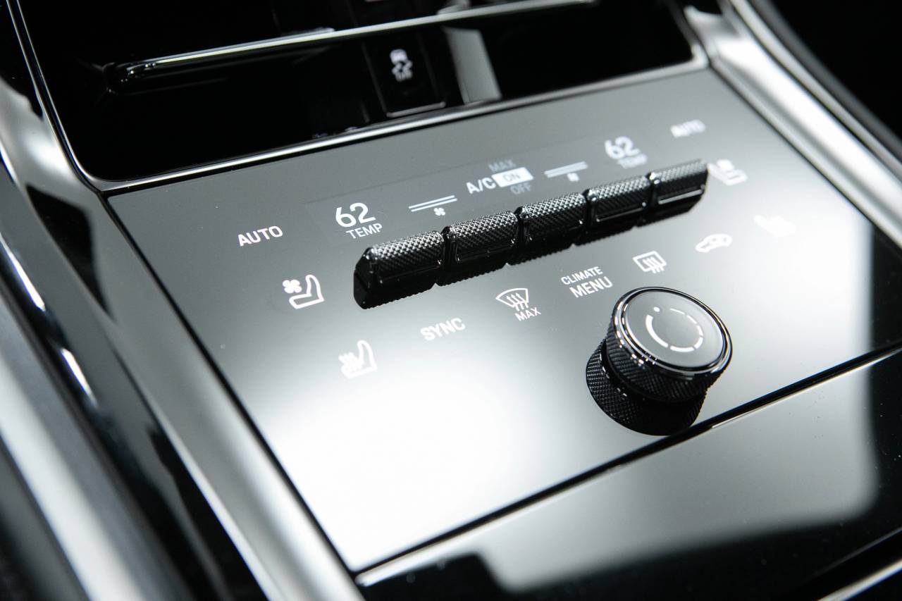 Thumbnail: 2026 Porsche Panamera - 29