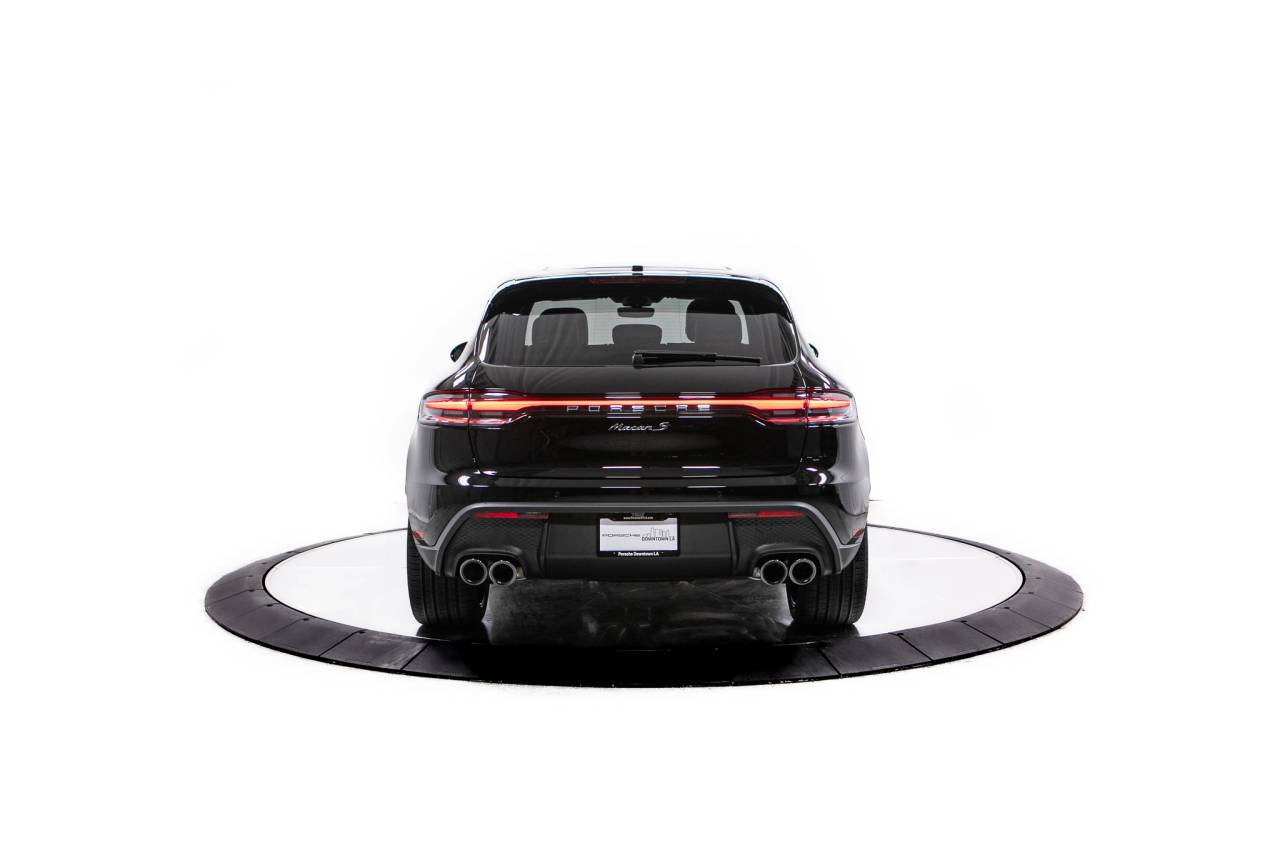 Thumbnail: 2026 Porsche Macan - 6