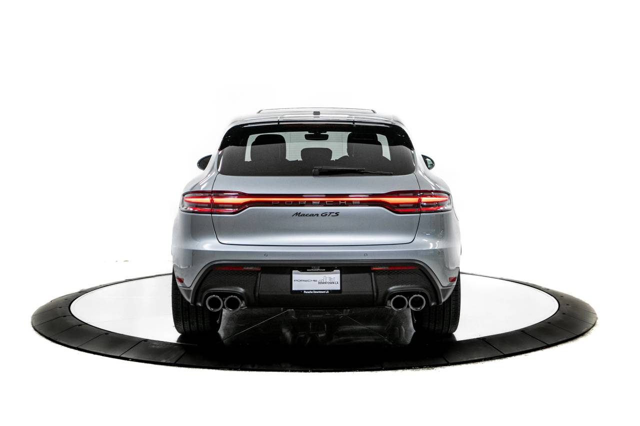 Thumbnail: 2026 Porsche Macan - 6