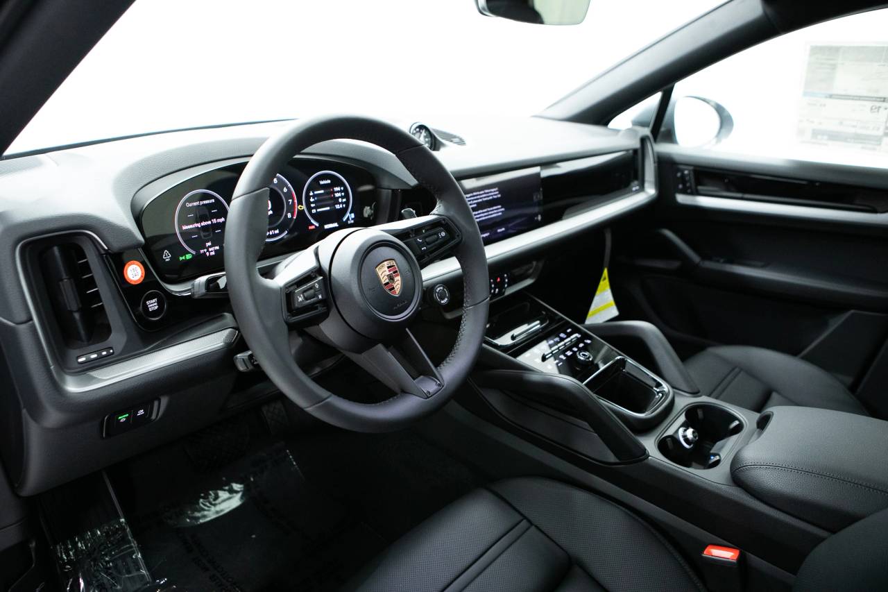 2026 Porsche Cayenne Coupe photo 4