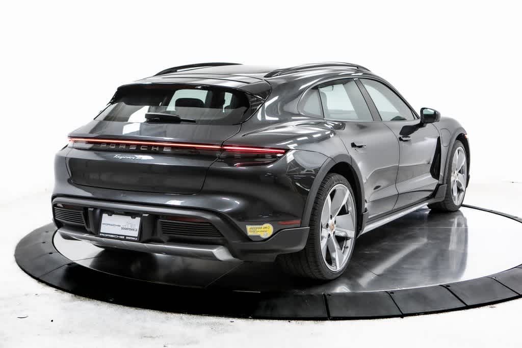 Thumbnail: 2022 Porsche Taycan - 7