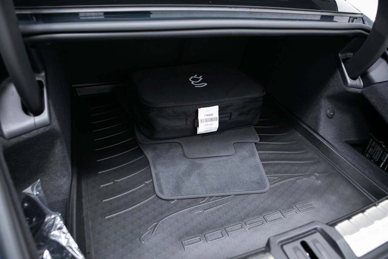 Thumbnail: 2026 Porsche Taycan - 38