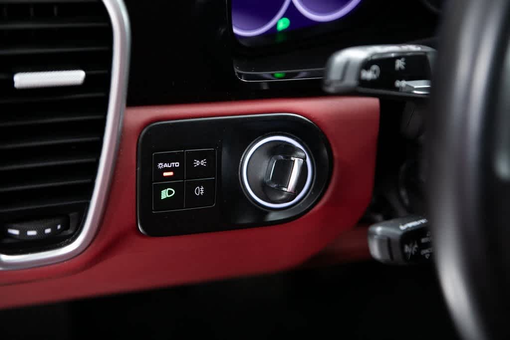 Thumbnail: 2022 Porsche Cayenne - 24