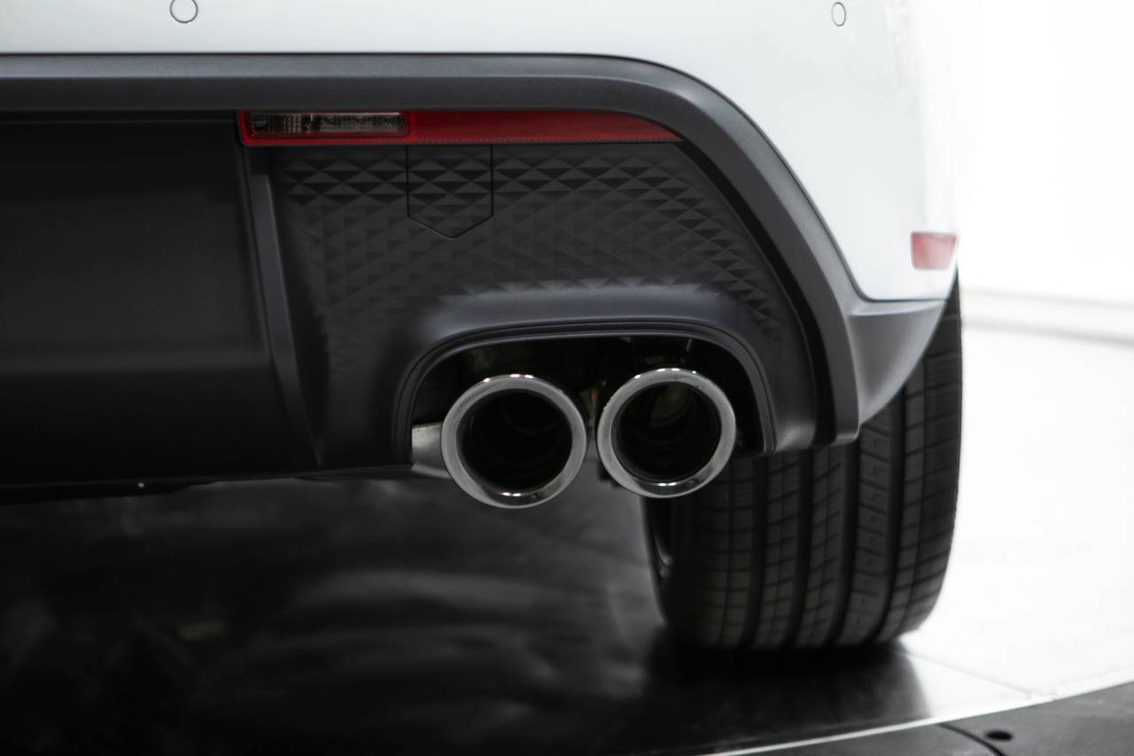Thumbnail: 2026 Porsche Macan - 17