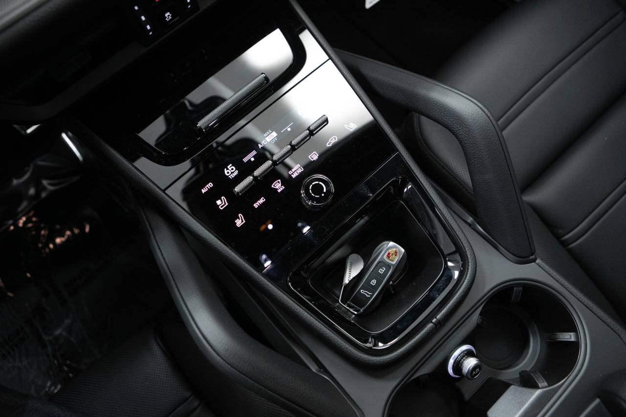 Thumbnail: 2026 Porsche  - 27