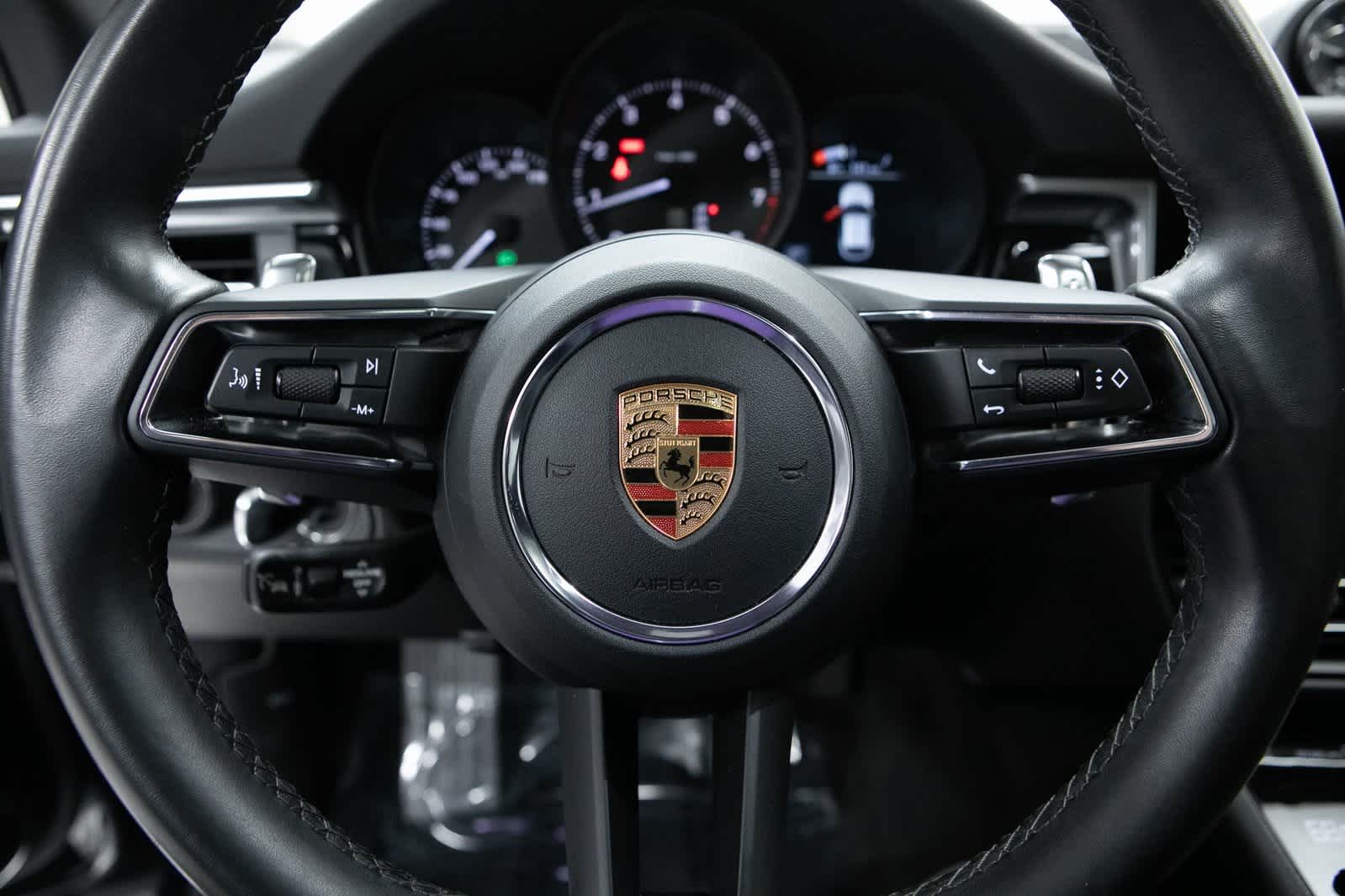 Thumbnail: 2023 Porsche Macan - 14