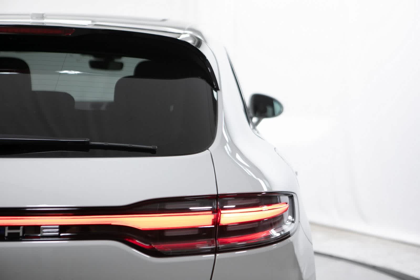 Thumbnail: 2025 Porsche Macan - 38