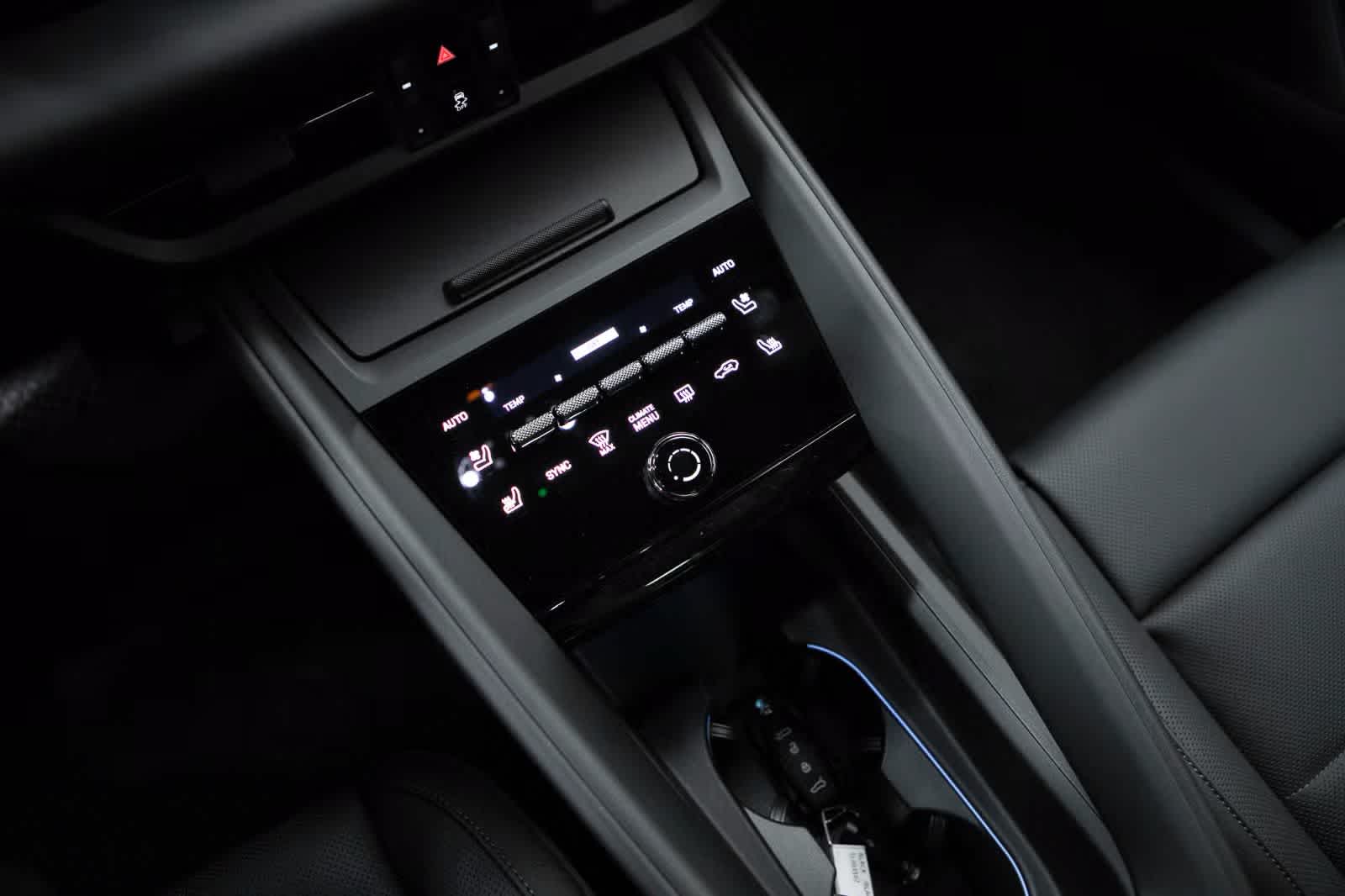 Thumbnail: 2025 Porsche Macan - 28