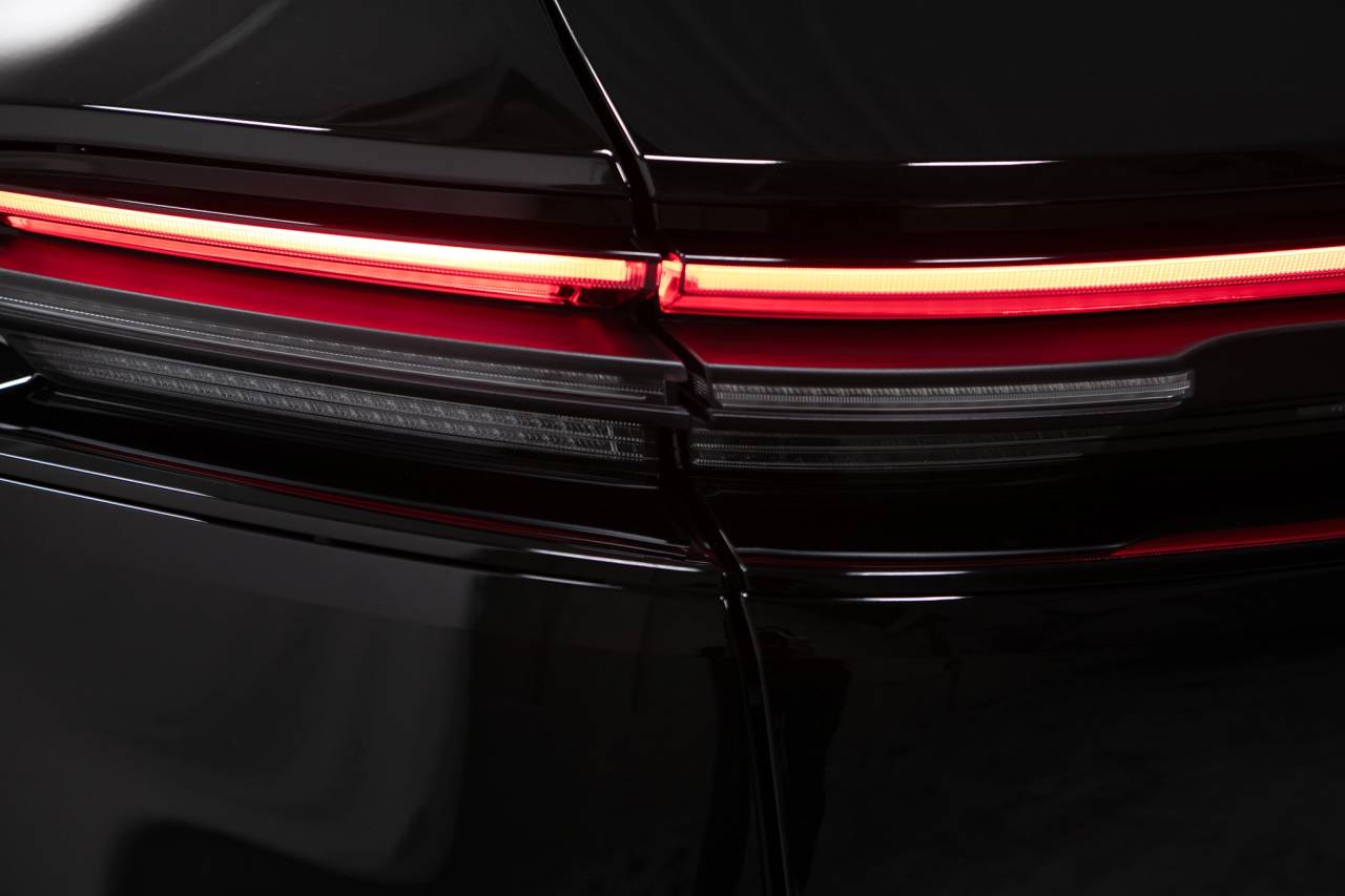 Thumbnail: 2026 Porsche Macan - 16