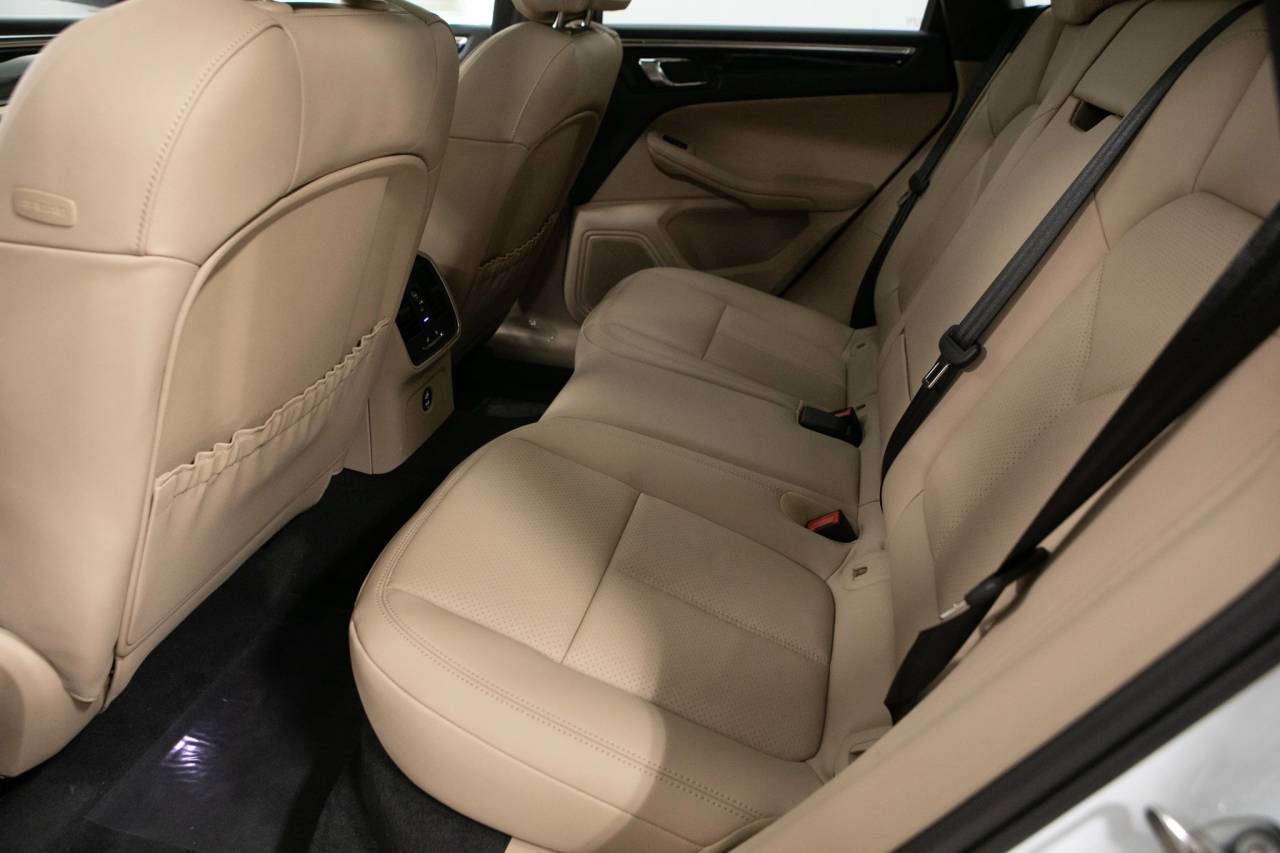 Thumbnail: 2026 Porsche Macan - 34