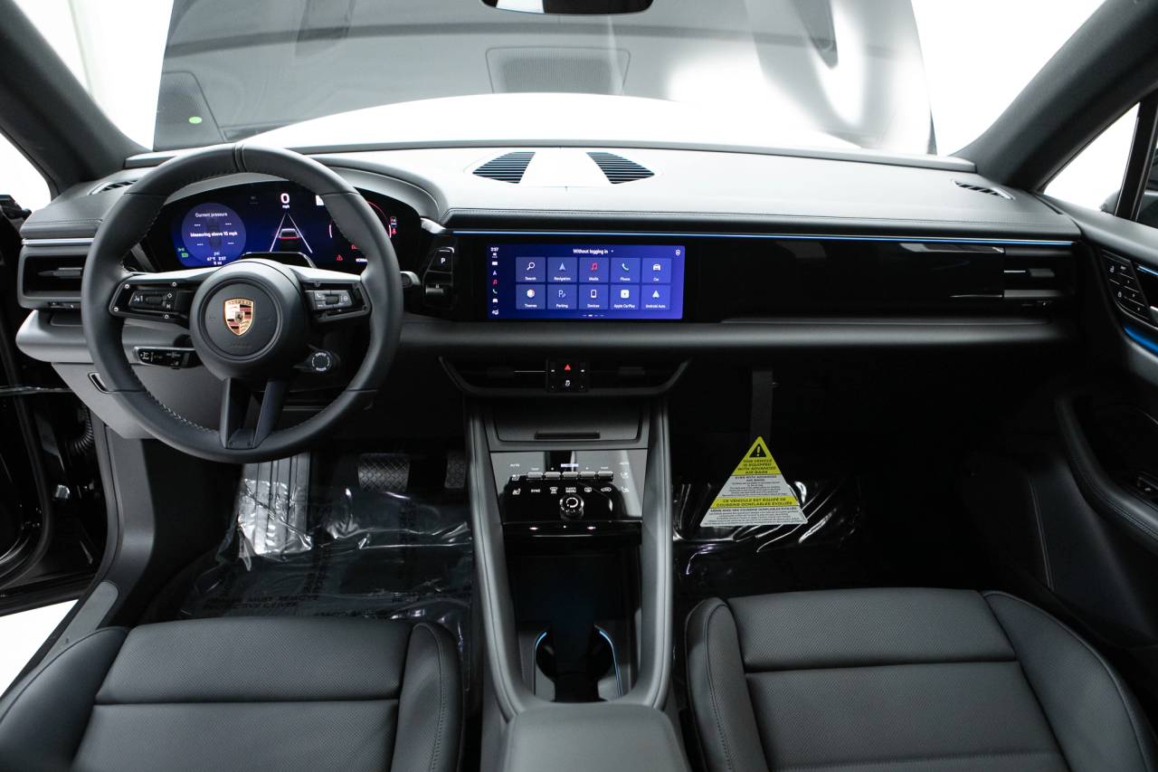 Thumbnail: 2026 Porsche Macan - 20