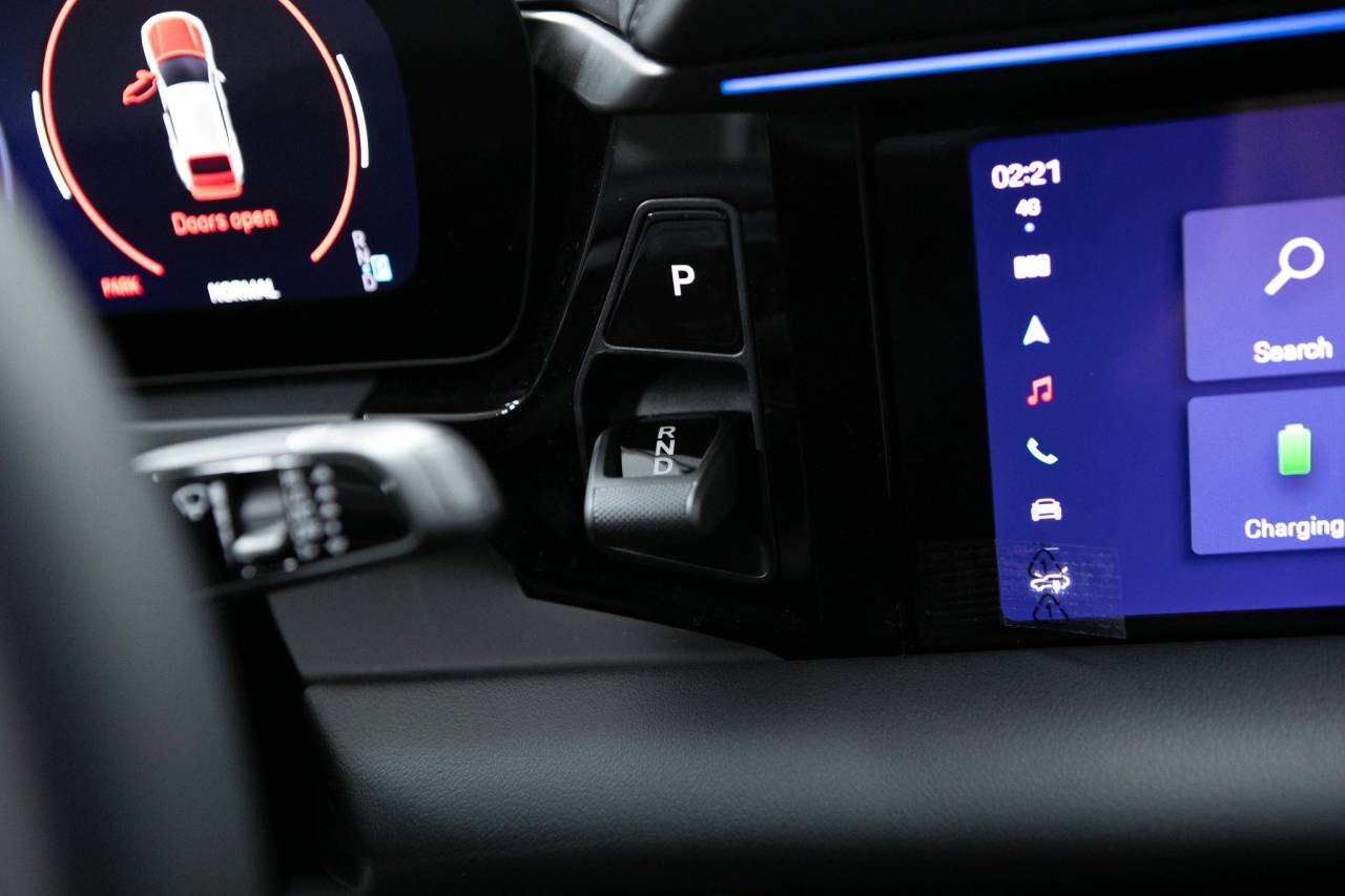 Thumbnail: 2025 Porsche Macan - 34