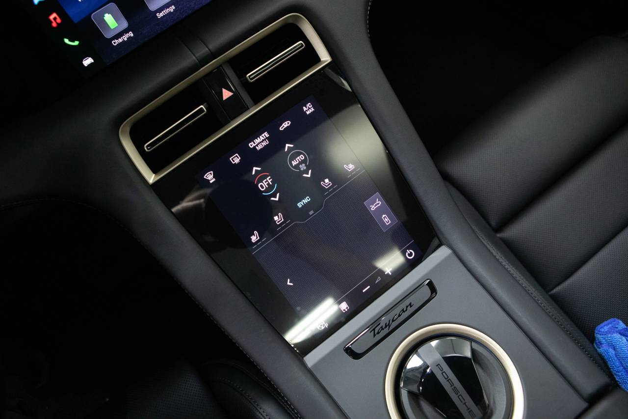 Thumbnail: 2026 Porsche Taycan - 27