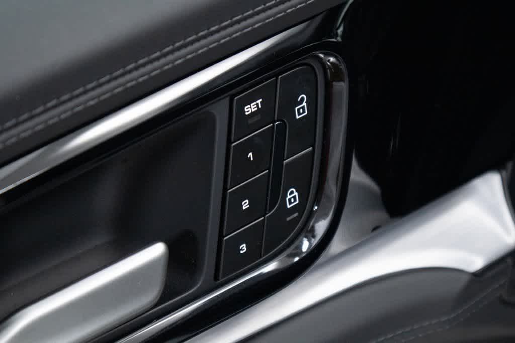 Thumbnail: 2024 Porsche Panamera - 19