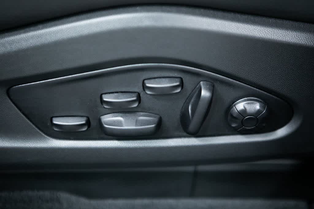 Thumbnail: 2025 Porsche Macan - 17