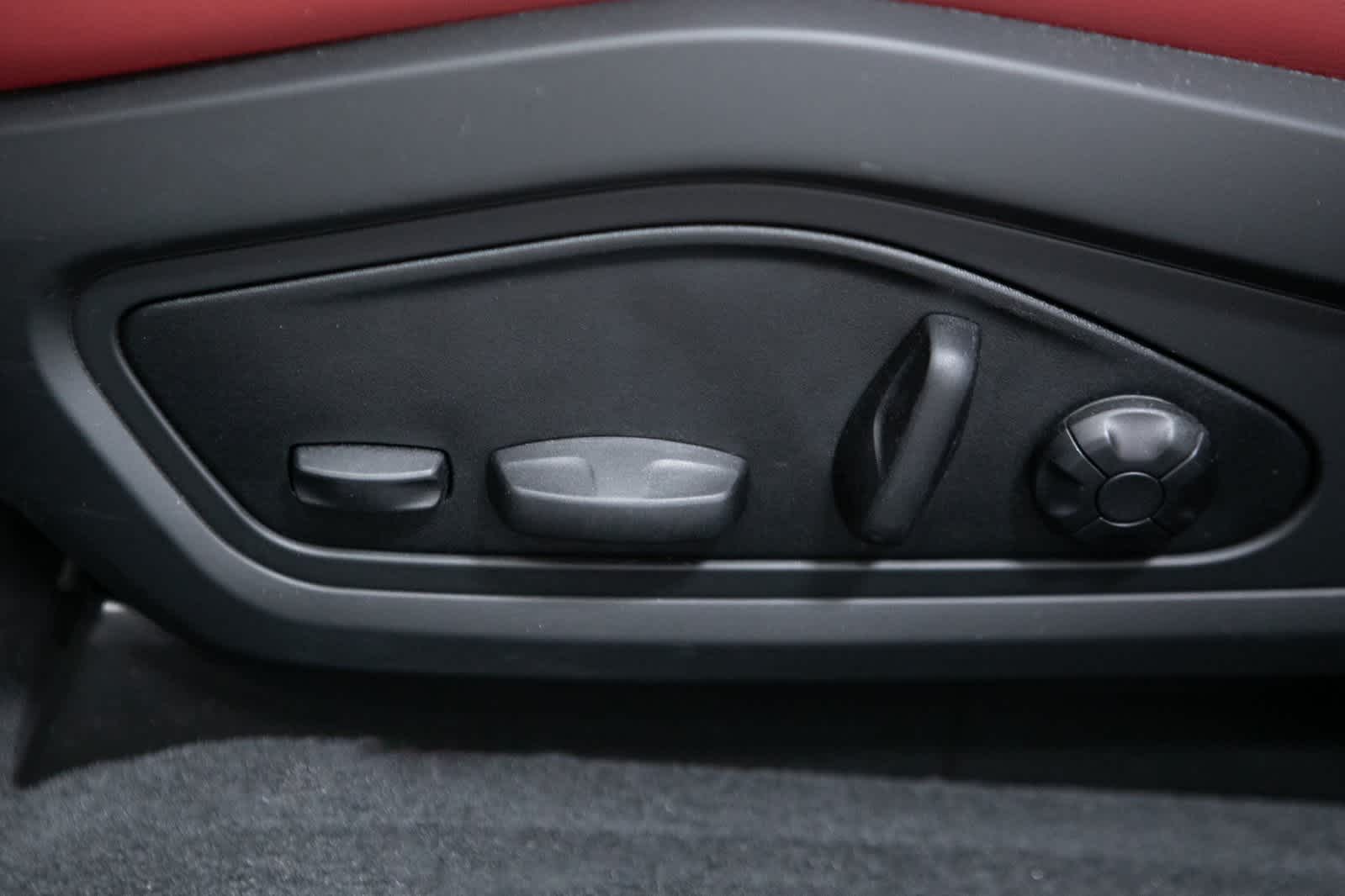 Thumbnail: 2024 Porsche Taycan - 17