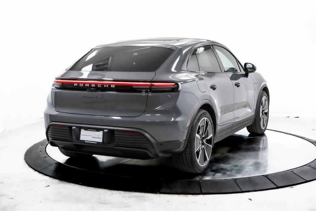 Thumbnail: 2025 Porsche Macan - 7