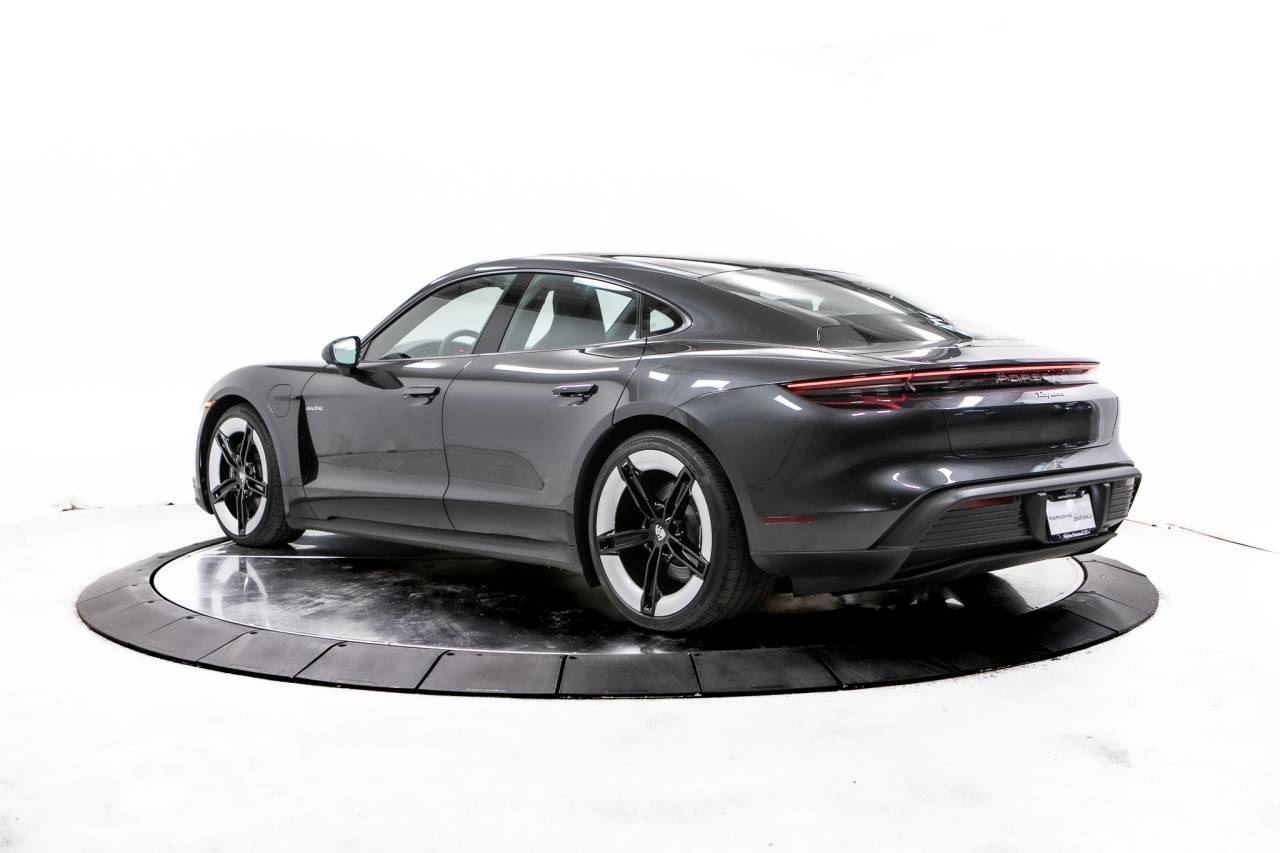 2025 Porsche Taycan photo 3