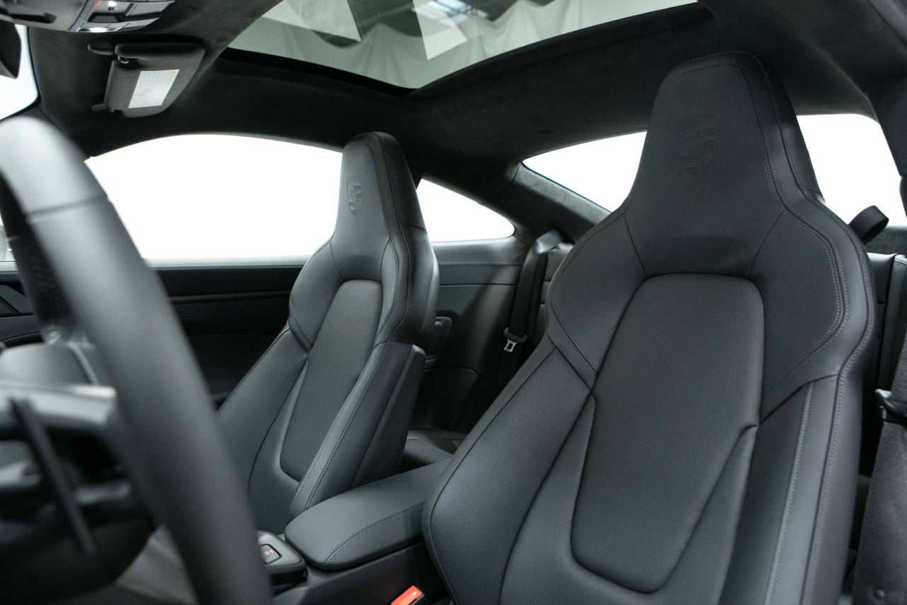 Thumbnail: 2026 Porsche 911 - 5