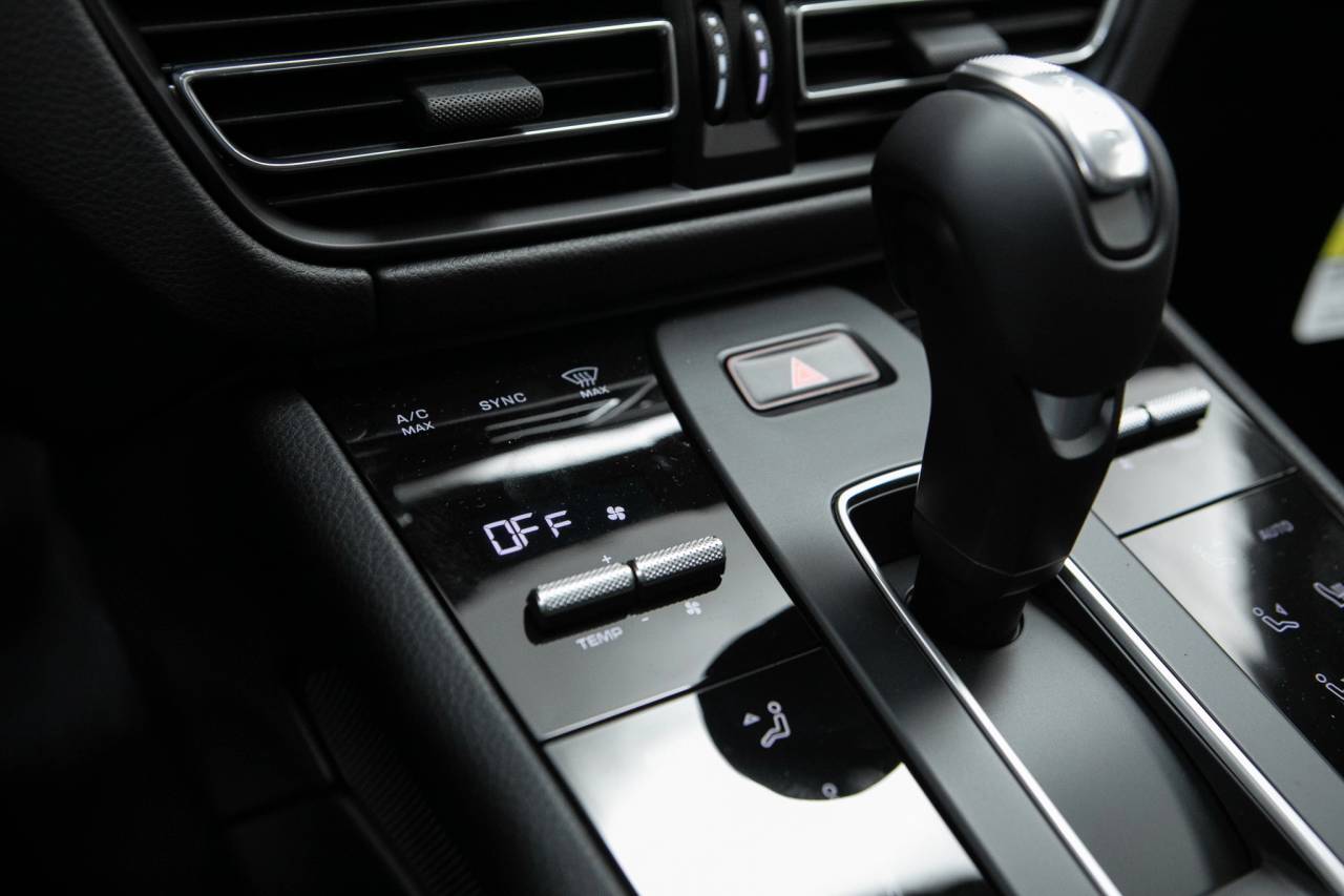 Thumbnail: 2026 Porsche Macan - 28