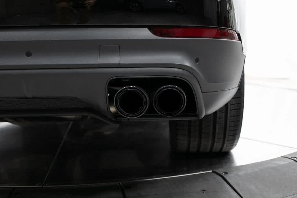 Thumbnail: 2022 Porsche Cayenne - 34