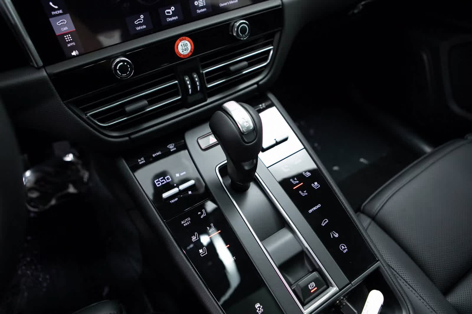 Thumbnail: 2025 Porsche Macan - 16