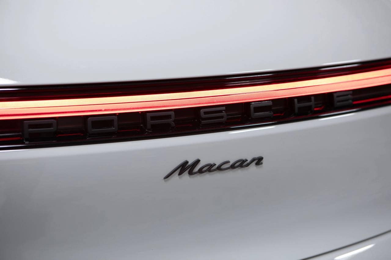 Thumbnail: 2026 Porsche Macan - 14