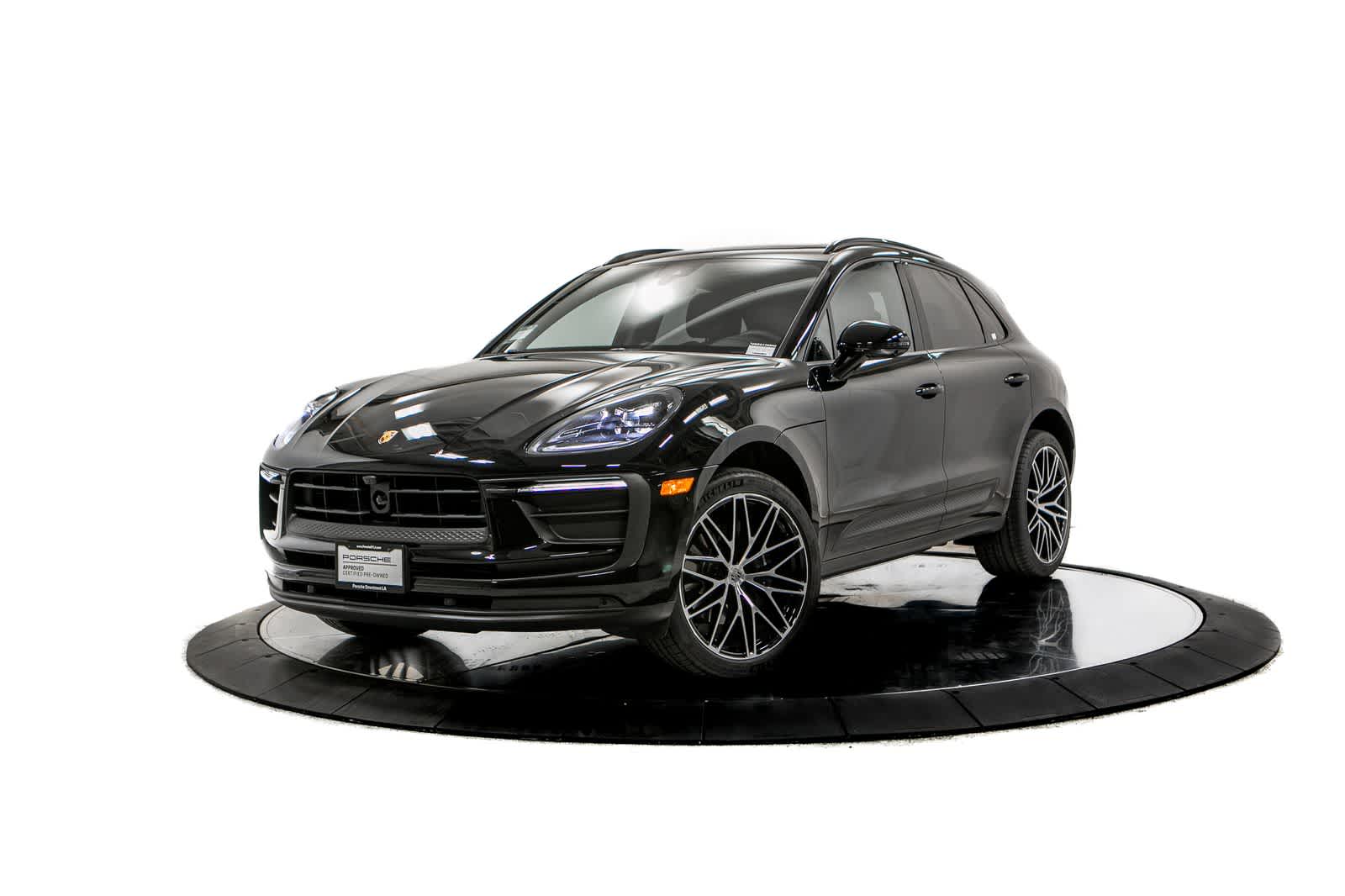 Thumbnail: 2026 Porsche Macan - 1