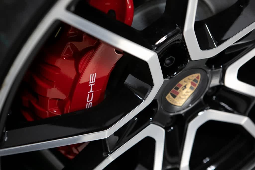 Thumbnail: 2025 Porsche Taycan - 21