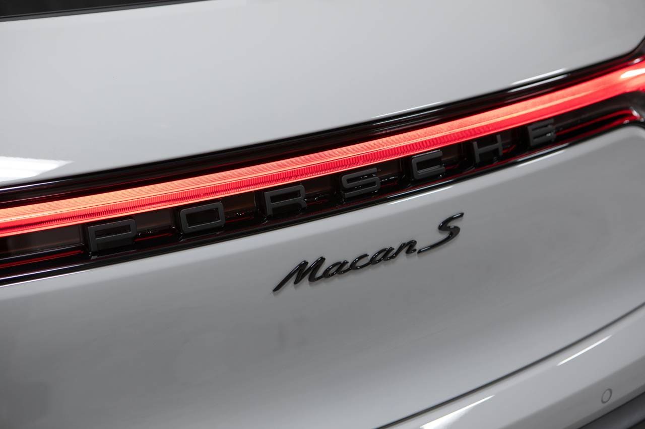 Thumbnail: 2025 Porsche Macan - 17