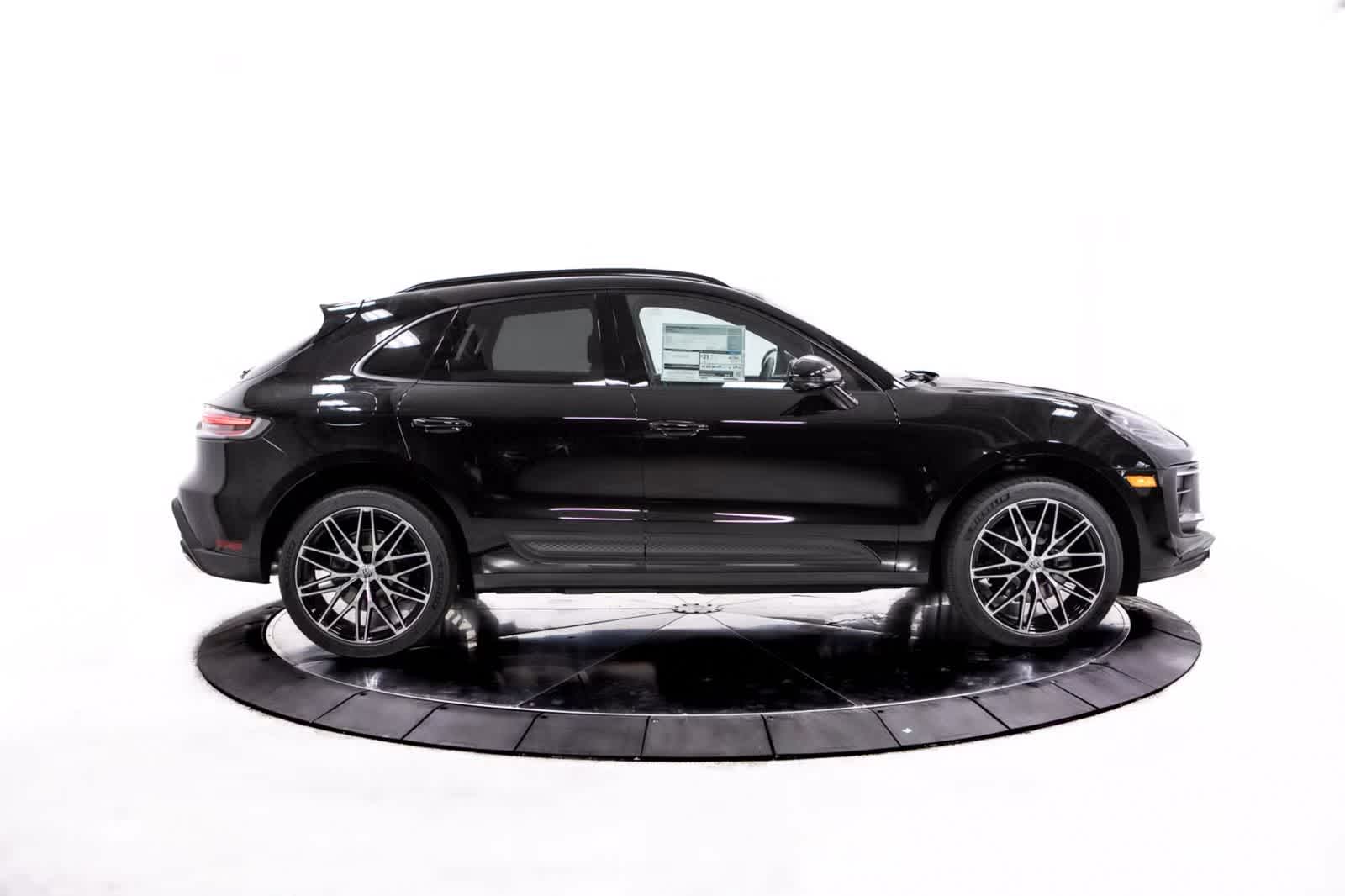 Thumbnail: 2026 Porsche Macan - 8