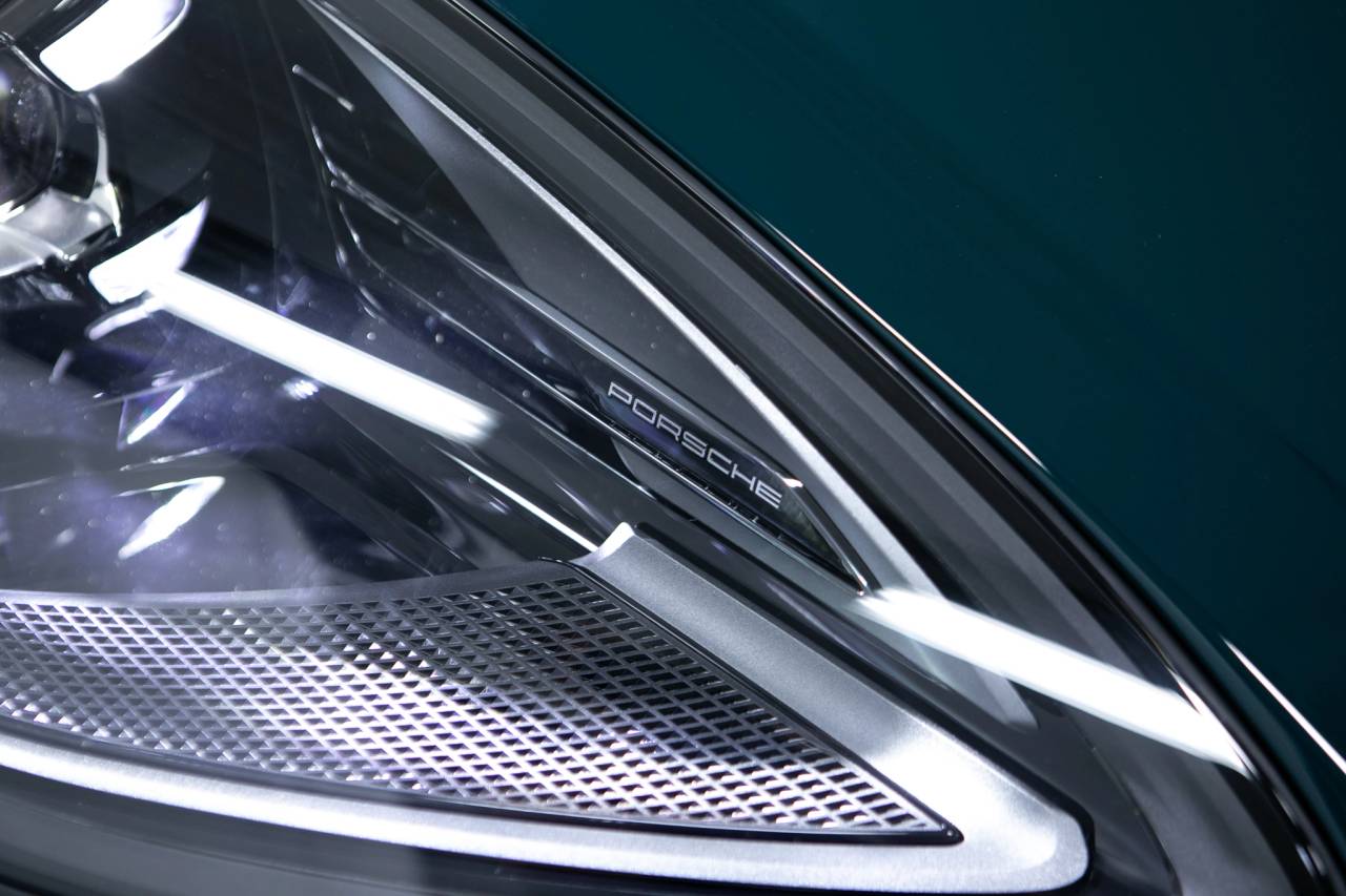 Thumbnail: 2026 Porsche Macan - 13