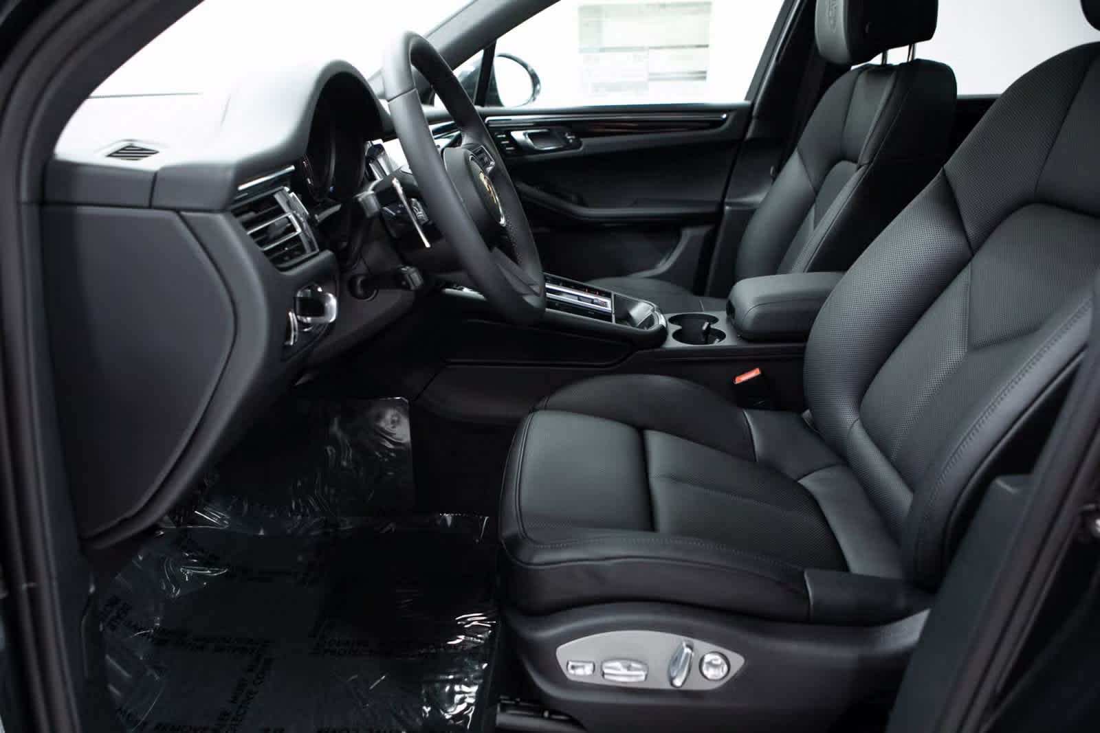 Thumbnail: 2025 Porsche Macan - 17