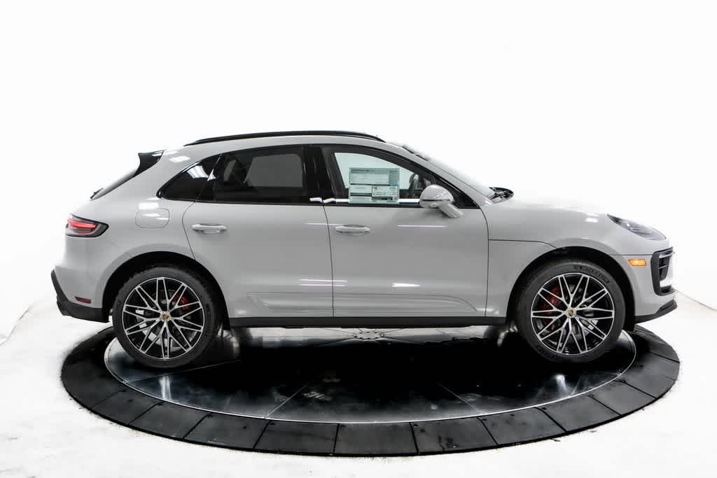 Thumbnail: 2025 Porsche Macan - 8