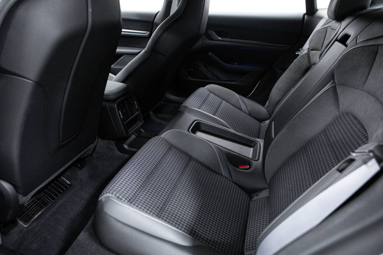 Thumbnail: 2026 Porsche Taycan - 35