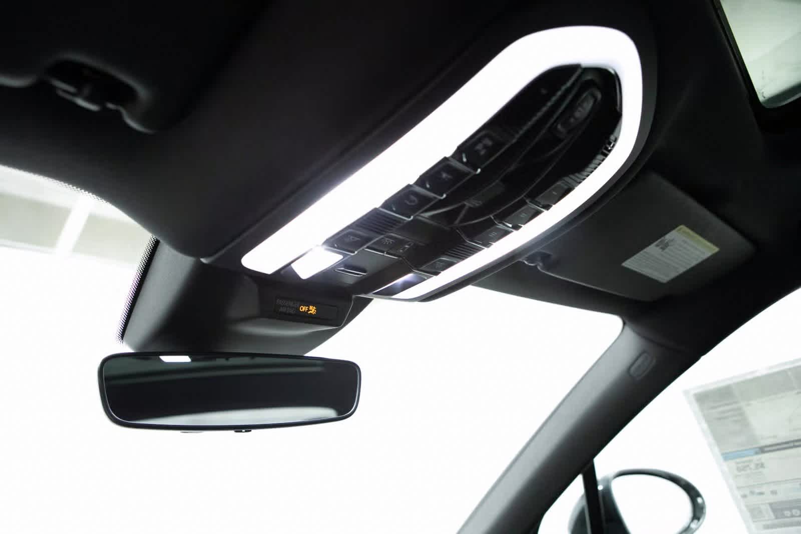 Thumbnail: 2025 Porsche Macan - 26