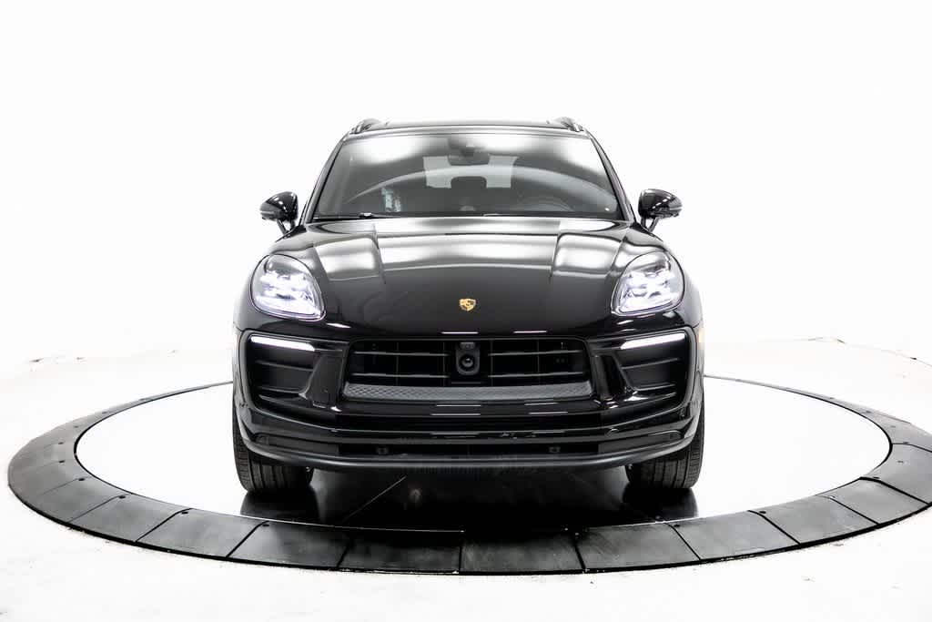 Thumbnail: 2025 Porsche Macan - 10