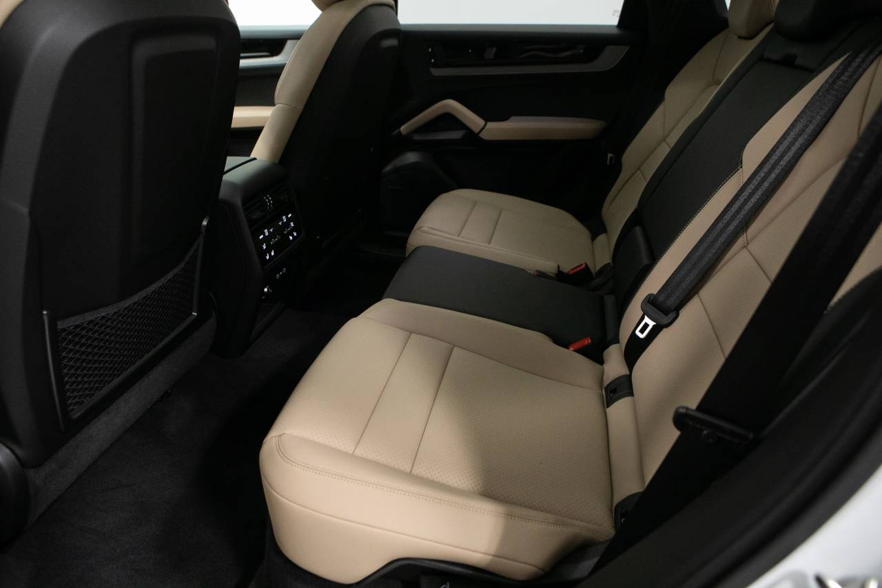 Thumbnail: 2026 Porsche Cayenne - 37