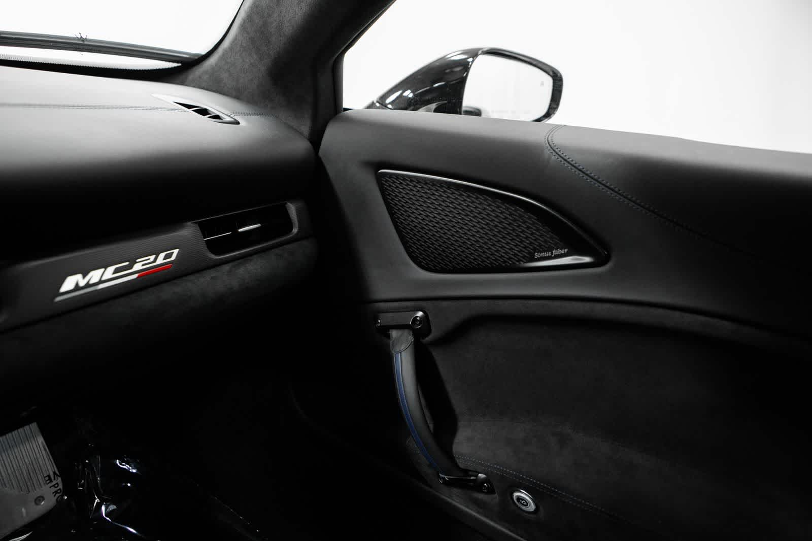 Thumbnail: 2023 Maserati MC20 - 28