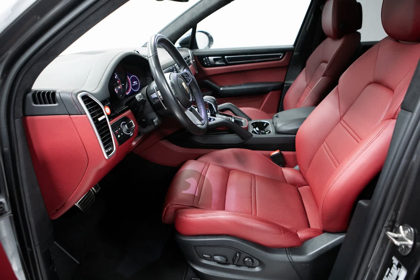 Thumbnail: 2023 Porsche Cayenne - 16