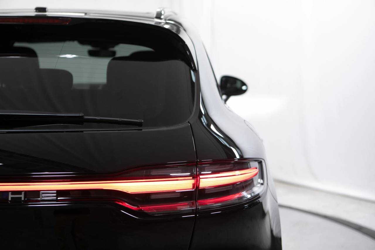 Thumbnail: 2026 Porsche Macan - 18