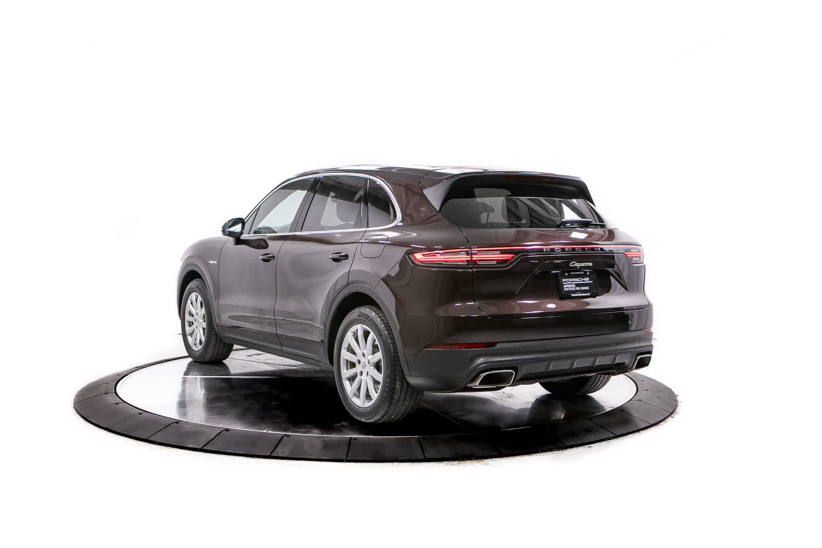 Thumbnail: 2023 Porsche Cayenne - 3