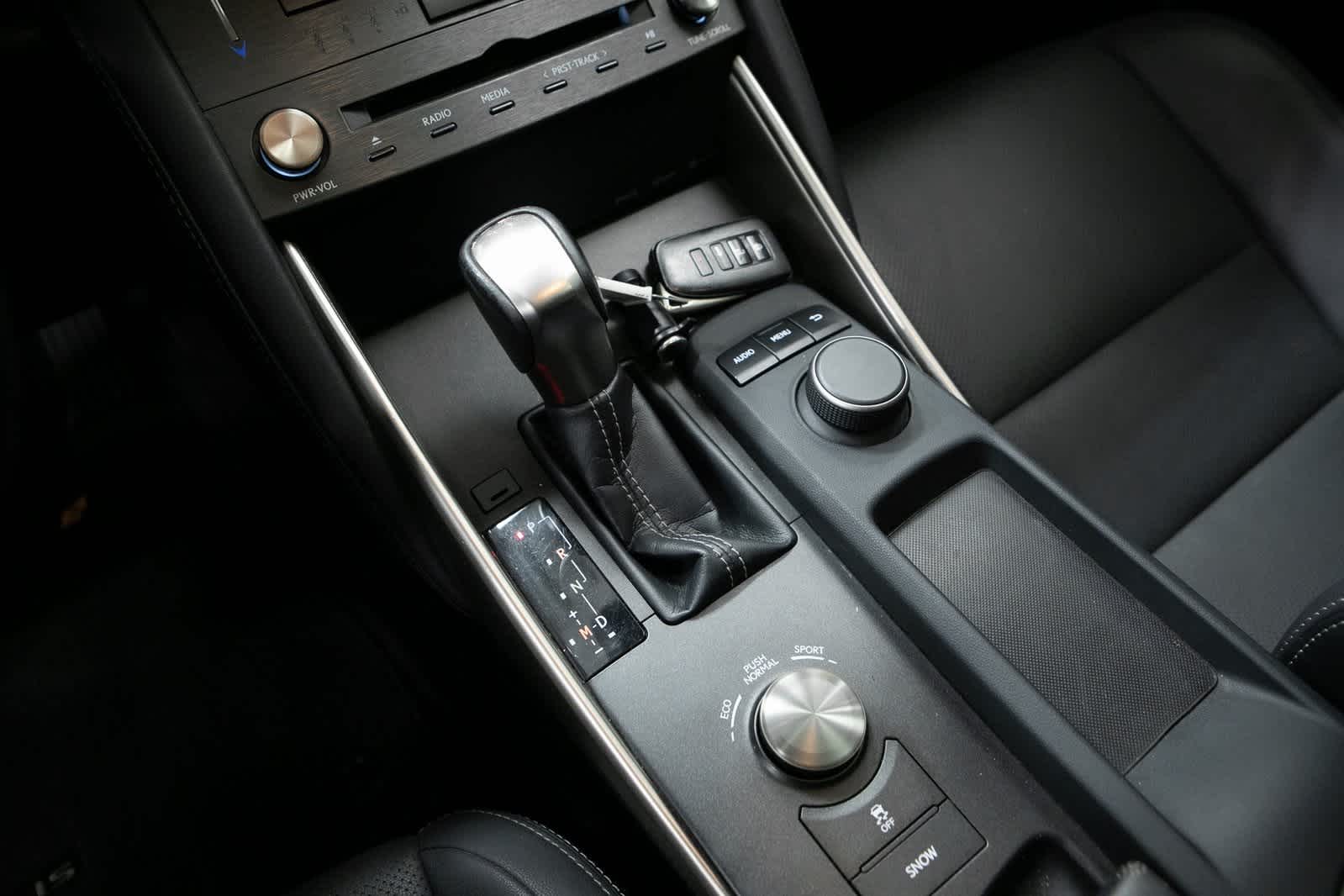 Thumbnail: 2019 Lexus IS - 21