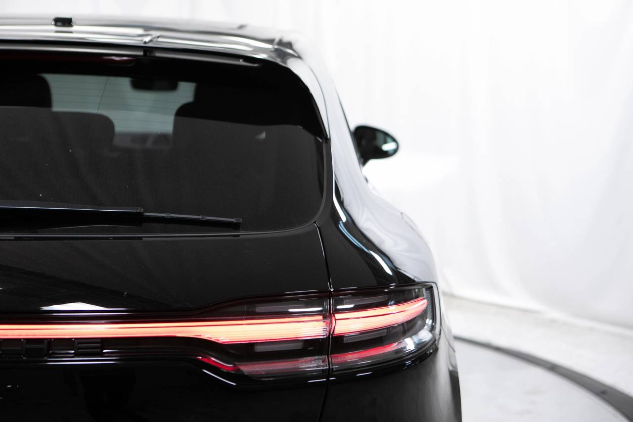Thumbnail: 2026 Porsche Macan - 18
